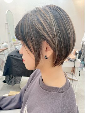 ロミー 本厚木(ROMMY.) 耳かけしやすいミニマムショートヘア / ロミー本厚木