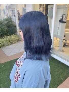 ニコラ(NICOLA) ブリーチオンカラー×ブルー