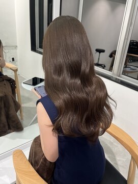 ヨーク(YOKE) レイヤーロングブリーチなしオリーブベージュ艶髪