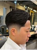 2268黒髪ビジネスサイドパート刈り上げスキンフェードバーバー