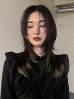 イェン(Yen.) レイヤーカットハッシュカット裾カラーグラデーションカラー