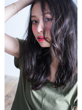 ミエル ヘア 新宿(miel hair) 〈mielhair新宿〉抜け感ウェーブセミディ