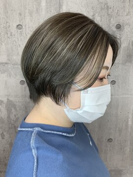 ハク(haku) [吉原勇気]白髪ぼかしハイライト×ショートカット