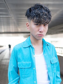 ハバナ 新宿(HAVANA) ソフトツーブロック/刈り上げ/センターパート/ツイスト/ビジネス