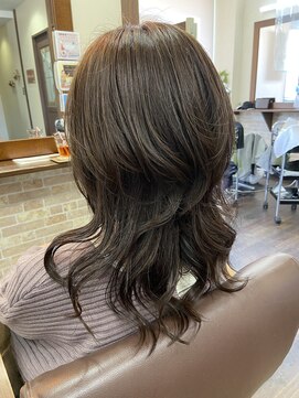 エモーション(Emotion) ウルフミディアムヘアー