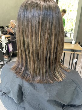 ピカイチ(pikaichi) *pikAicHi*切りっぱなしボブ×ハイライト