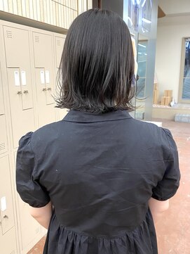 パークレーン アイス イヴェン(park lane ICI yeven) オリーブカラー　ブリーチなし　レイヤーボブ