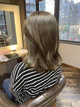 ヘアアンドメイク エジェリ(hair&make egerie) 外ハネミディアムボブ・ミントグレージュインナーカラー