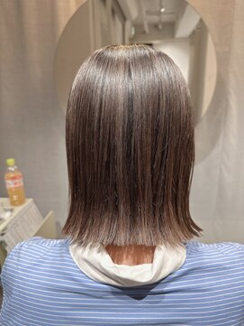 ストレータ バイ マリオ(Strata by mario) 【mami】切りっぱなしボブ×ハイライトベージュ