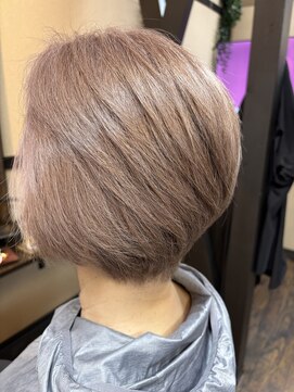 コネクト(Connect) ショートグラデーションボブスタイル