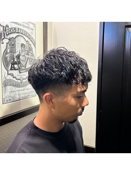 クロム トウキョウ ザ バーバーアルト 神保町店(CHROM TOKYO the Barber ALT) テーパーフェード