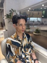 ウノプリールヴァモス(unopulir Vamos)&nbsp;センターパート七三分け刈り上げあり