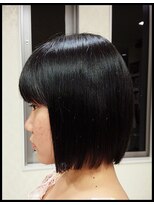 メタ(META) 女優・モデルの(広瀬すず)の少し短めのスタイル