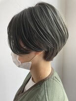 ベルフェミンキルン(Belle femin kilun)&nbsp;カーキカラー×ショート