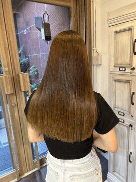 キュリオ(CURIO) 夏の紫外線に負けない艶髪ストレートヘア☆