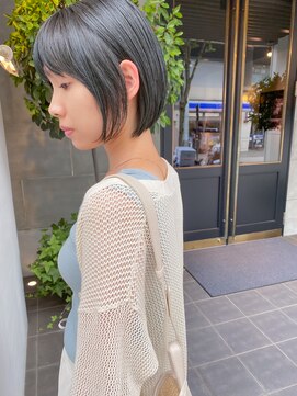 レフ(LEF) ブルーカラー/寒色系/ミニボブ/ショート/顔まわり/レイヤー