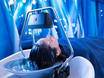 エデコノア(edeconoa)の写真/フルフラットのシャンプー台で、眠ってしまう程の心地よさ♪日頃の疲れを癒す極上のヘッドスパを＊