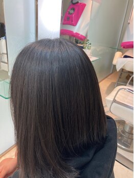 ヘア ド シェーヌ(hair de che-ne)の写真/白髪のお悩みを解決しながら、髪のダメージを最小限に抑えて、艶感のある上品なカラーを実現します♪