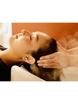 炭酸水を使用した自慢のヘッドスパで極上の癒しtimeを…☆お気軽にお越しくださいませ♪