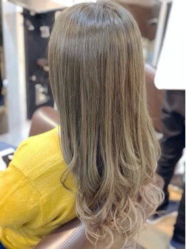 トゥエンティーフォー(24) ロングミルクティーベージュ