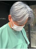 【柴田優香】刈り上げセンターパート派手モテ髪ホワイトシルバー
