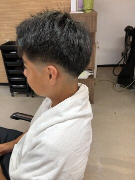 ヘアーラボ ノッシュ 六本松店(Hair Labo Nosh) メンズ低めのフェードスタイル