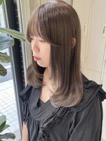 顔まわりカット　フェイスレイヤー　オリーブベージュ