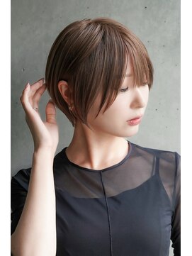 カライングドゥ(ing deux) 大人可愛い20代30代40代黒髪前下がりショートボブ丸みショート◎