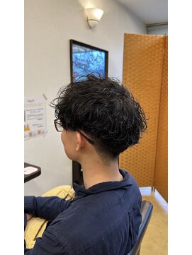 カヌン(Kanun) 波巻きパーマ