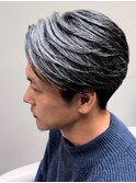 浮き癖を抑えてくれるダウンパーマで作るイケオジかき上げヘア