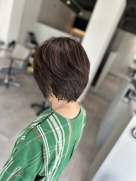 エルピス 中央林間店(elpis) エアリーグラデショート × 白髪ぼかしカラー