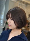ふんわり丸みで、やさしい印象に/ふんわりボブ/加藤