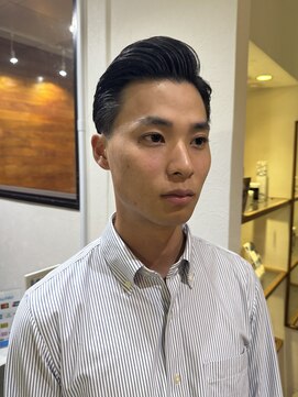 イロプラスソイ(iro + soi) ビジネスマン向け7:3分けスタイル