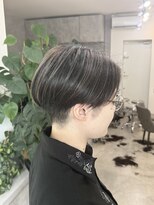 ソソ(soso)&nbsp;刈り上げショートボブハンサムショート白髪ぼかし30代40代50代