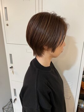 カミエ(kamie) 透明感溢れるホワイトショート × 上質な仕上がり