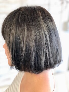 ノーマルヘアー(NORML HAIR) 切りっぱなしグレージュボブ