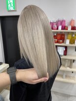 ジゼル(gisele)&nbsp;(稲毛)うるツヤプラチナブロンド