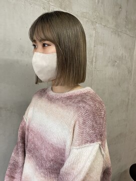 ソルトウォーター(SALT WATER) グレージュカラー　切りっぱなしボブ