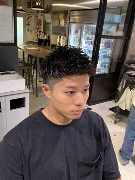 フランクスバーバーザスタンド(Frank’s barber the stand) スペインカール/スパイキーショート/フェザーパーマ/飯田橋F