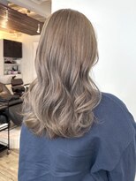 ハーツ(Heart's)&nbsp;40代50代60代白髪ぼかしハイライトグレイカラー脱白髪染め