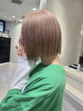 アース コアフュールボーテ 上田店(EARTH coiffure beaute) ミルクティーベージュ_ハイトーン_ダブルカラー_切りっぱなし