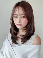 20代シースルーぱっつん前髪で結んでかわいいフェイスレイヤー