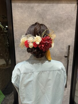 アールトゥーヘアー(art To Hair) 低めシニヨン/成人式ヘアセット/水引アレンジ/金箔アレンジ