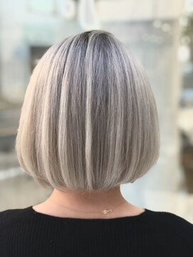 ティンク 大船(Tink) ホワイトブロンド【Tink大船/国分】