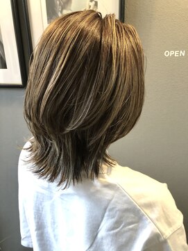 ペネロープ(Penelope) ［新宿］ミディアムレイヤー/ウルフカット/ハイライト 担当 夕島