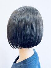 お客様の骨格やクセに合わせた『骨格補正カット』でお悩み解決。