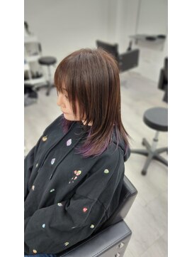 ミステル(MISTEL) インナーカラー×ウルフカット