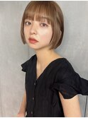 ミニボブ　ボブカット　フレンチカジュアル　カーキベージュ