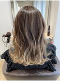 バレイヤージュ×ホワイトベージュ×ハイライト