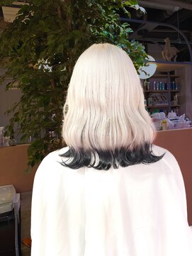 ジルバイジゼル(JILL by GiseL) 中世ウルフ/メンズウルフ/ハイトーン/ダブルカラー/ホワイト